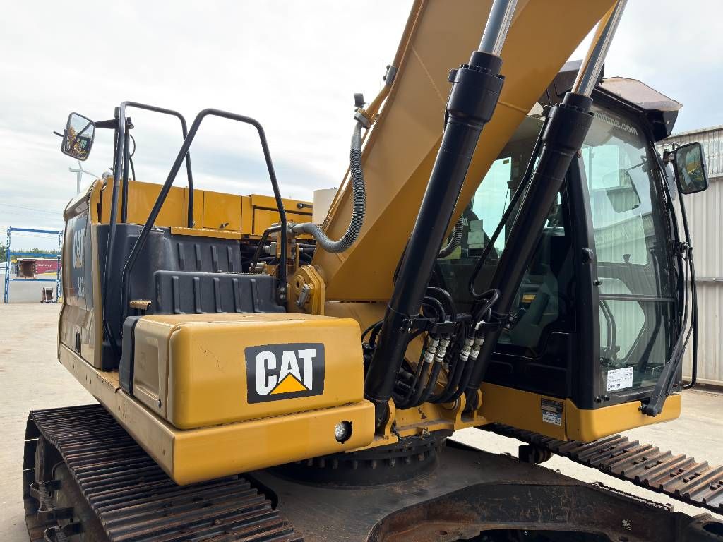 CAT 323 07B