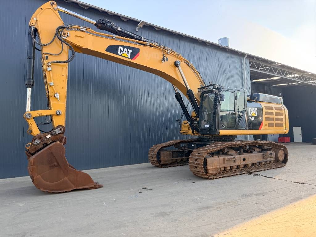 CAT 352F