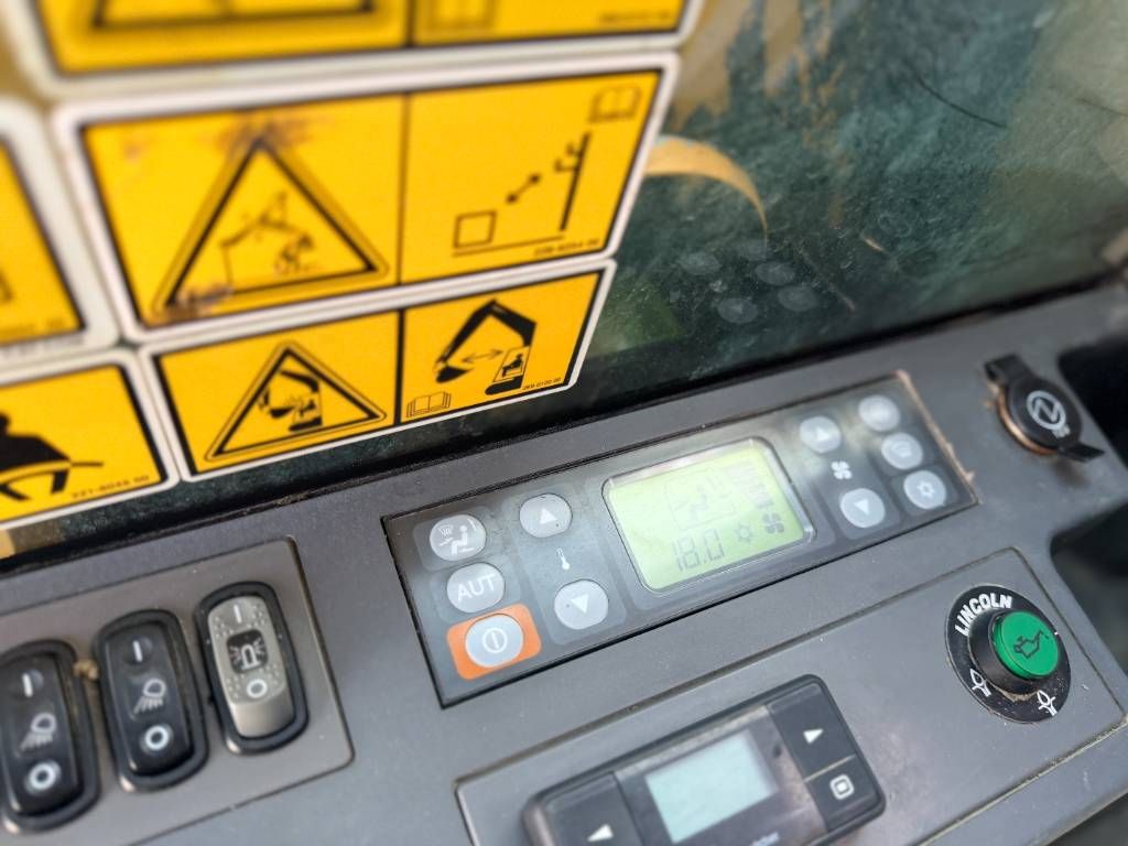 CAT 352F