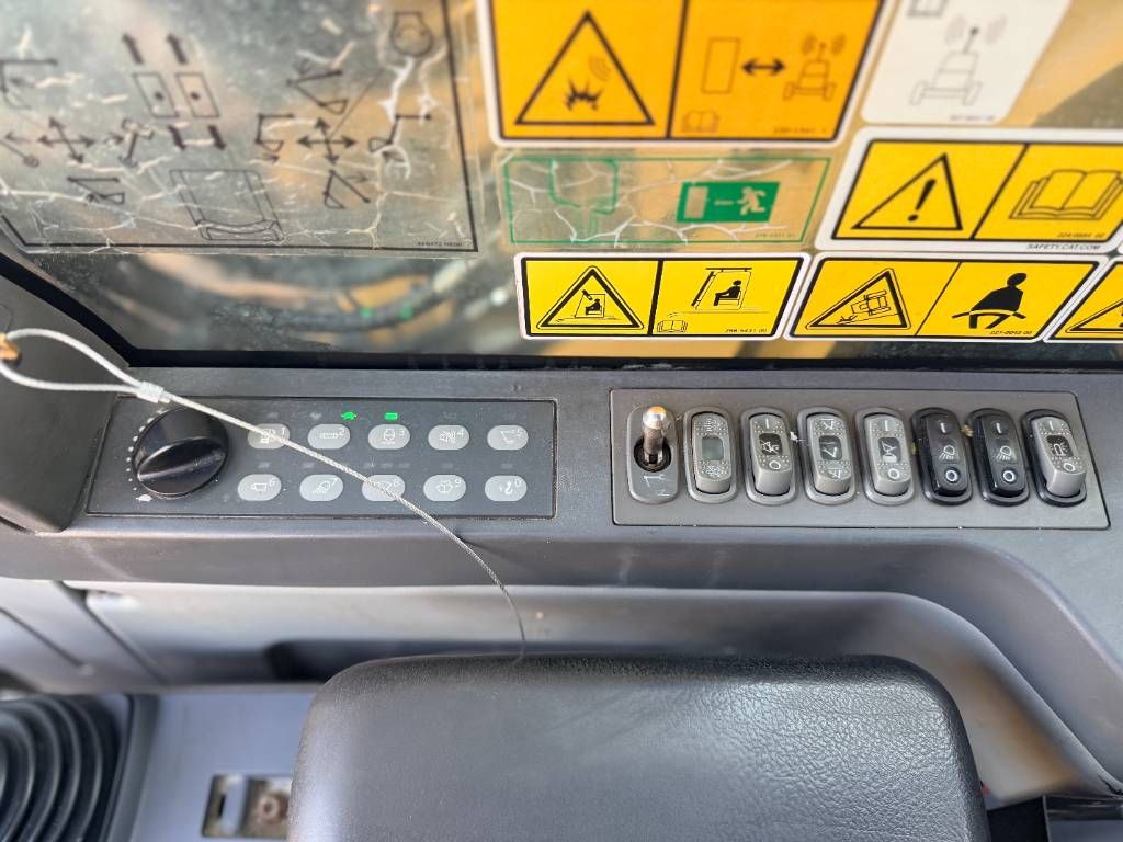 CAT 352F