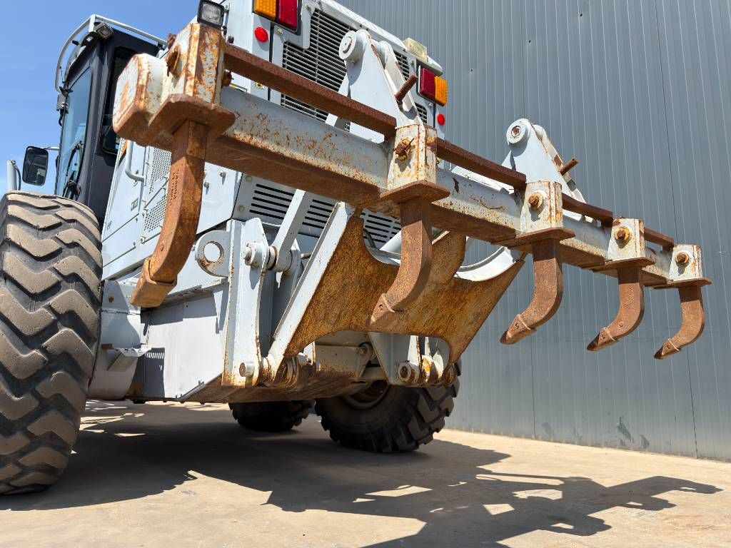 CAT 120M - CE