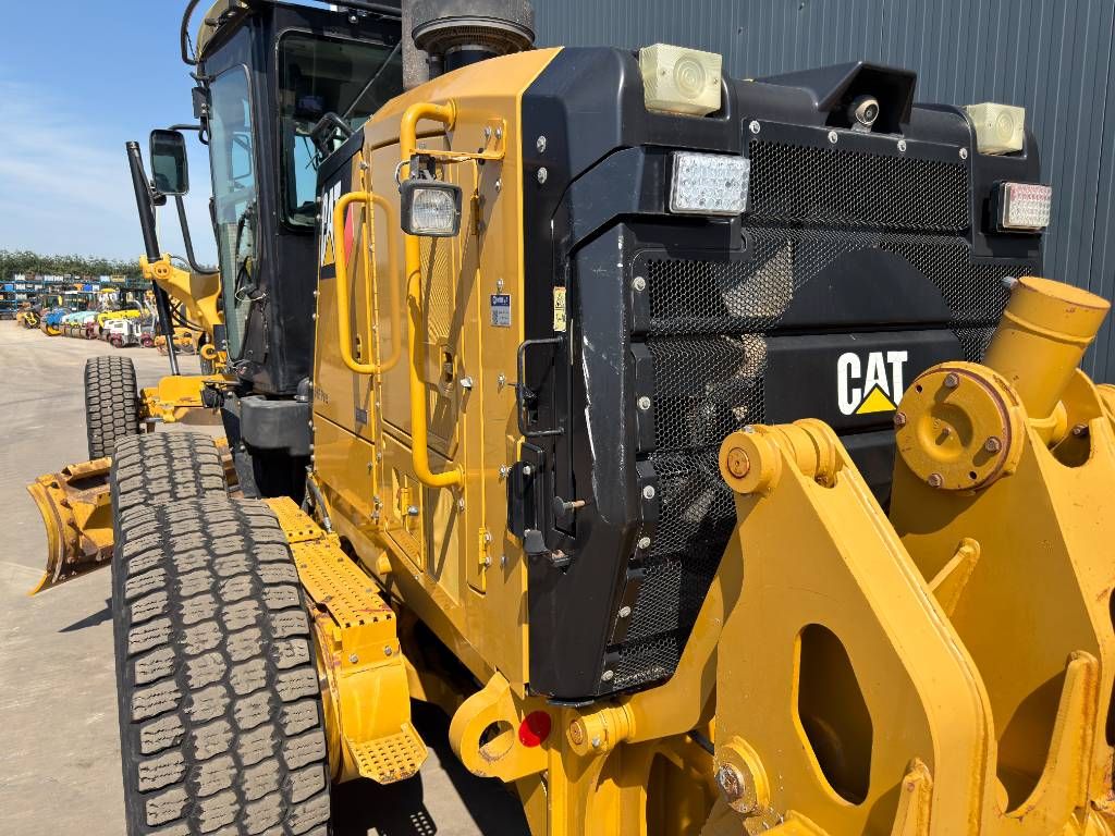 CAT 140 M 2