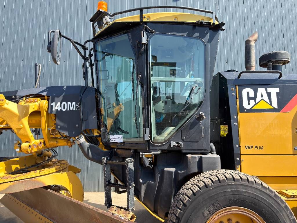 CAT 140 M 2