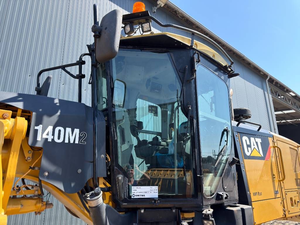 CAT 140 M 2