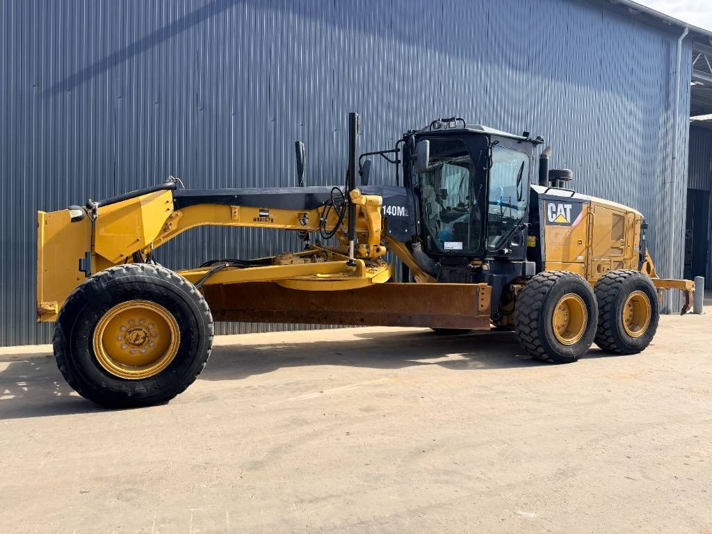CAT 140M2