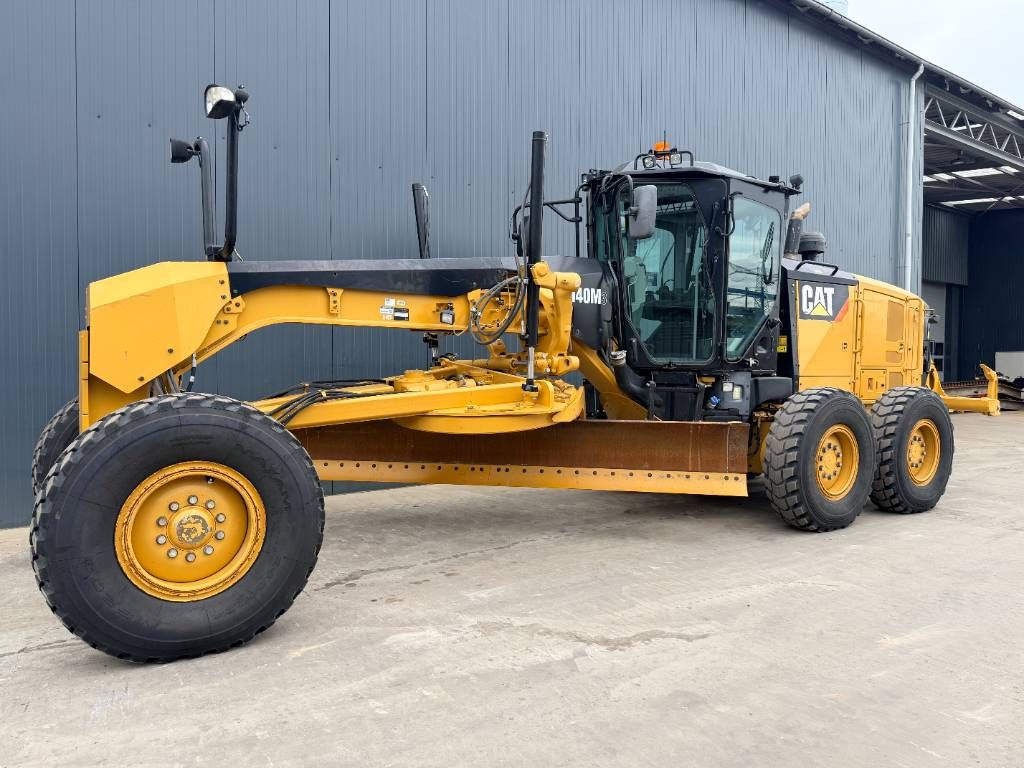 CAT 140M3