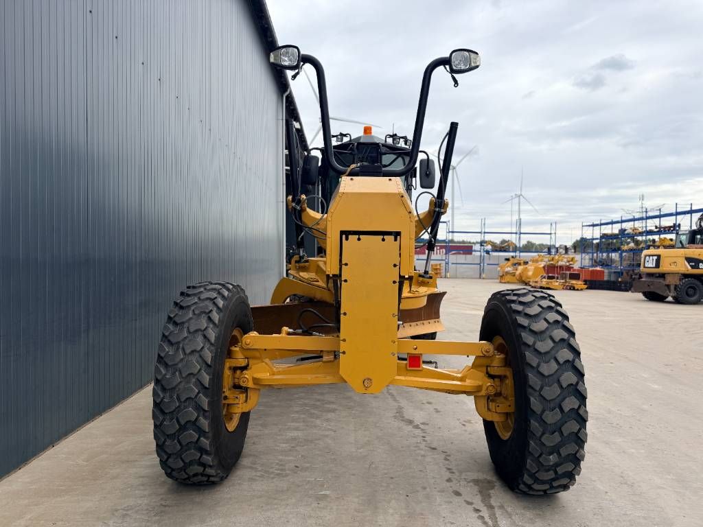 CAT 140M3