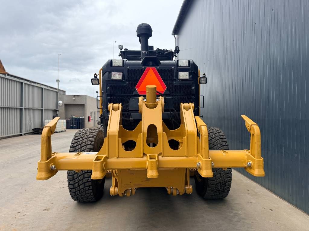 CAT 140M3