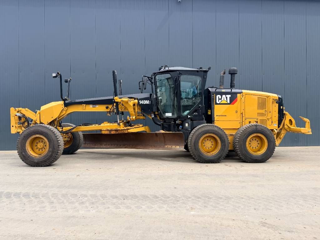 CAT 140M3
