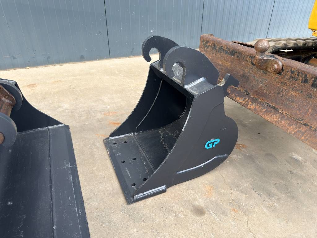 CAT 301.8