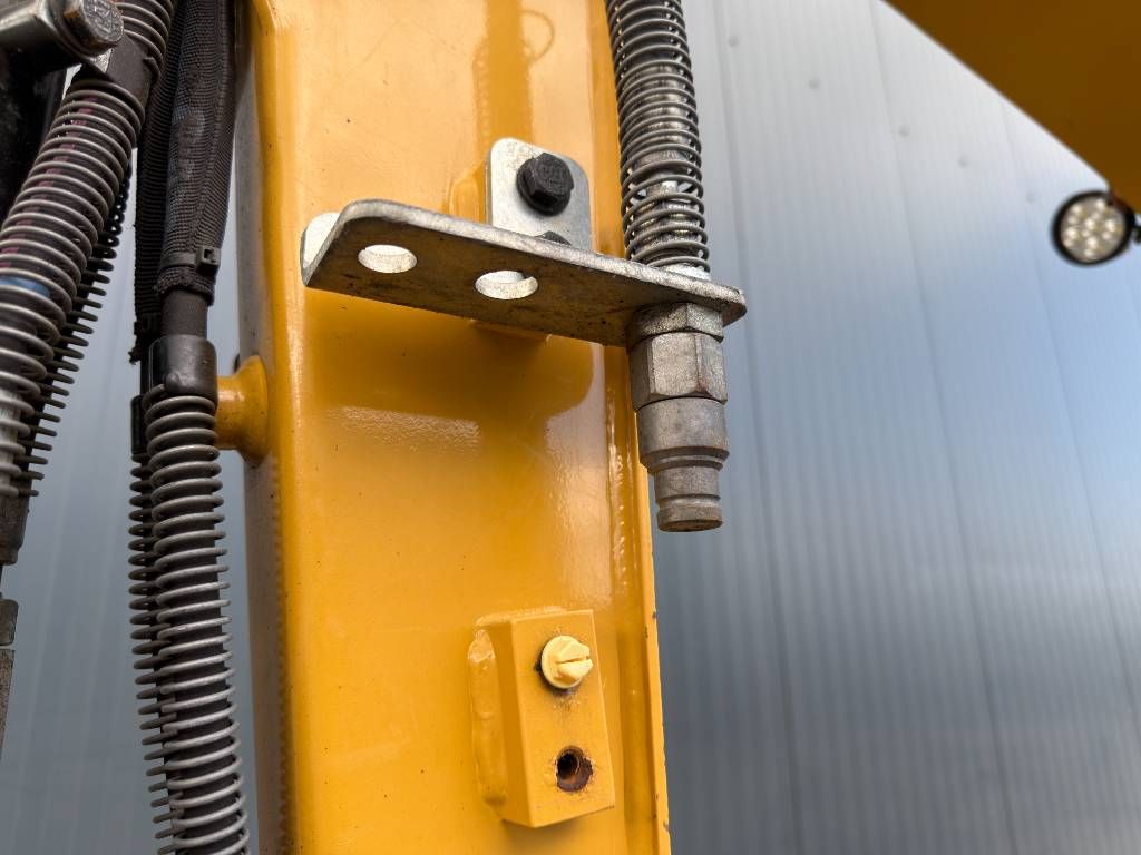 CAT 301.8