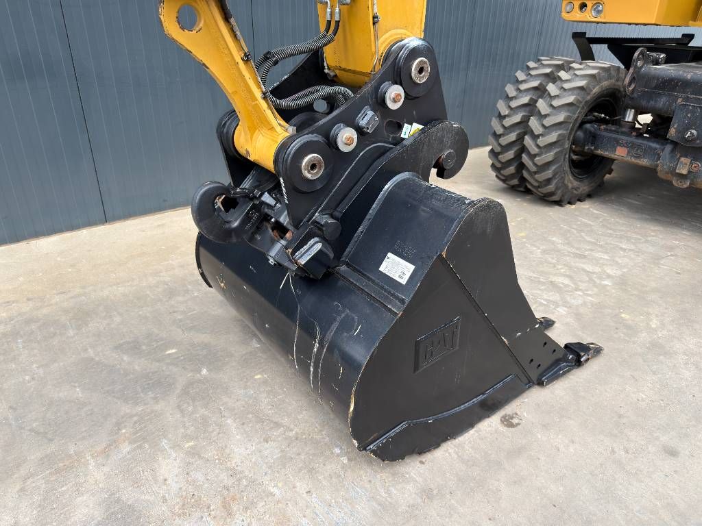 CAT M318F