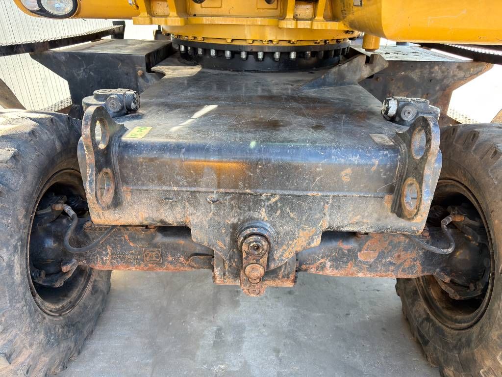 CAT M322D