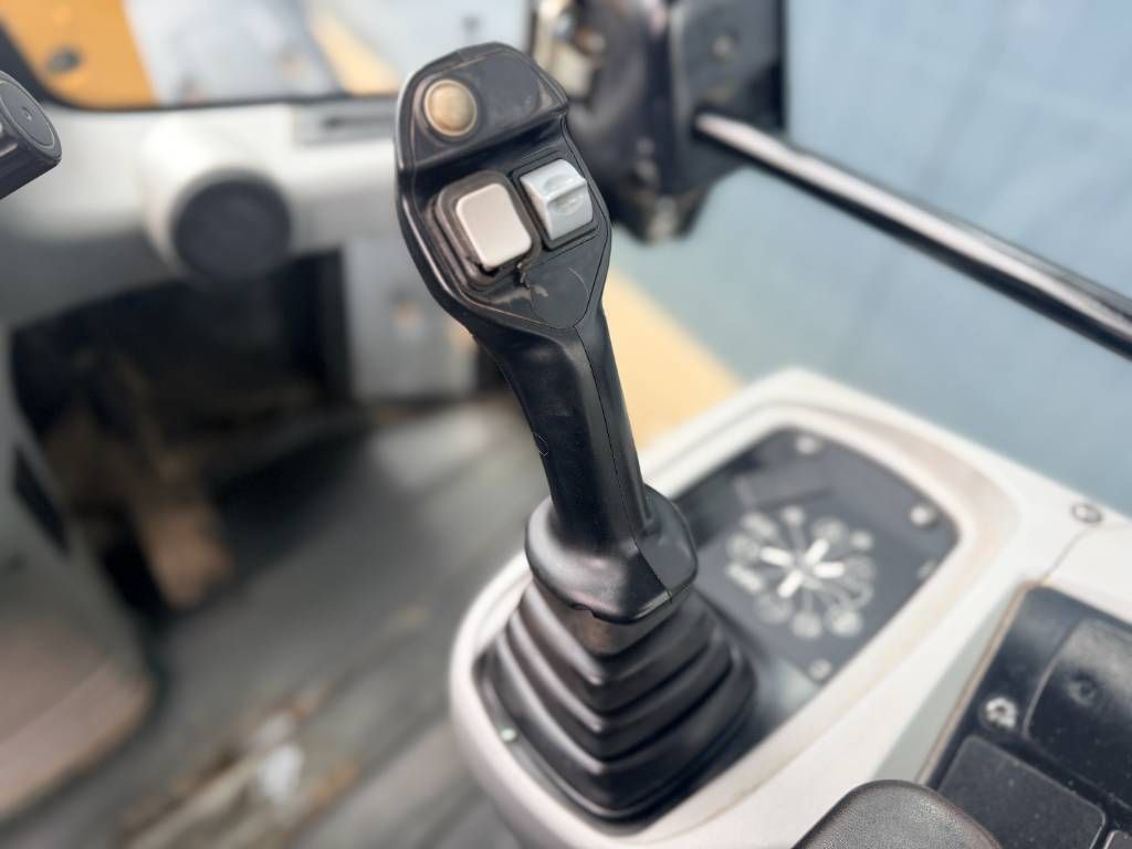 CAT 907 M