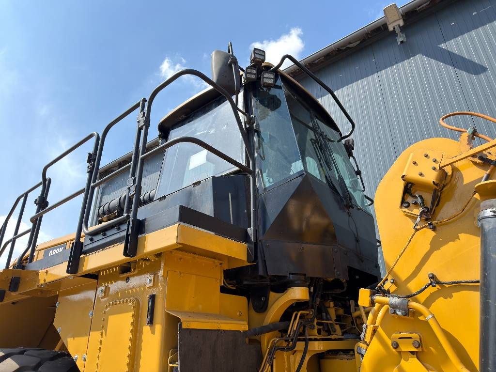 CAT 988K