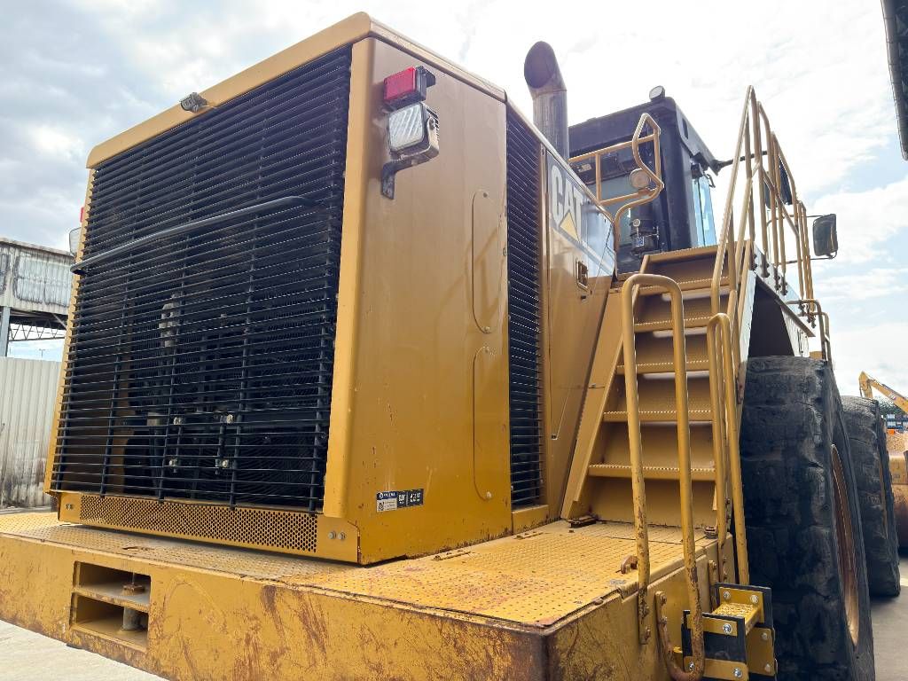 CAT 990H