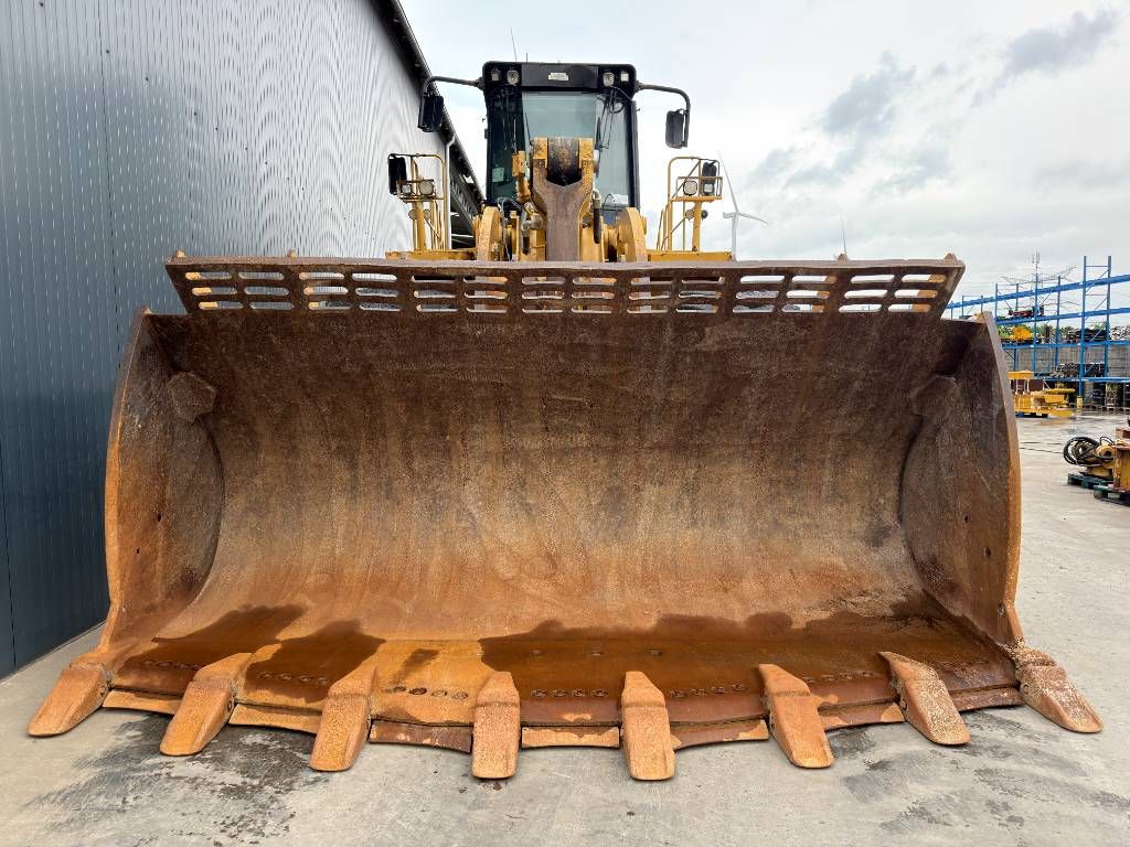 CAT 990H