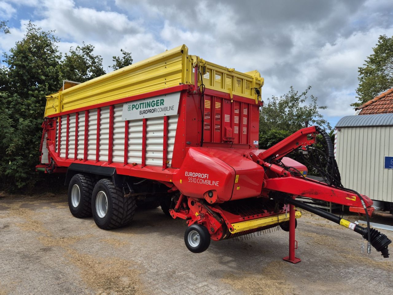 Pottinger Europrofi 5510 Combiline opraapwagen stalvoeren