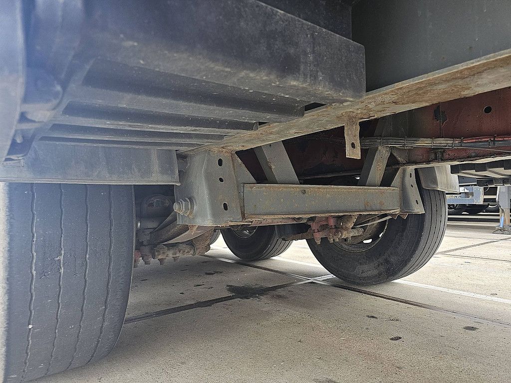 VAN HOOL 3 AXLE PLATFORM hard wood floor