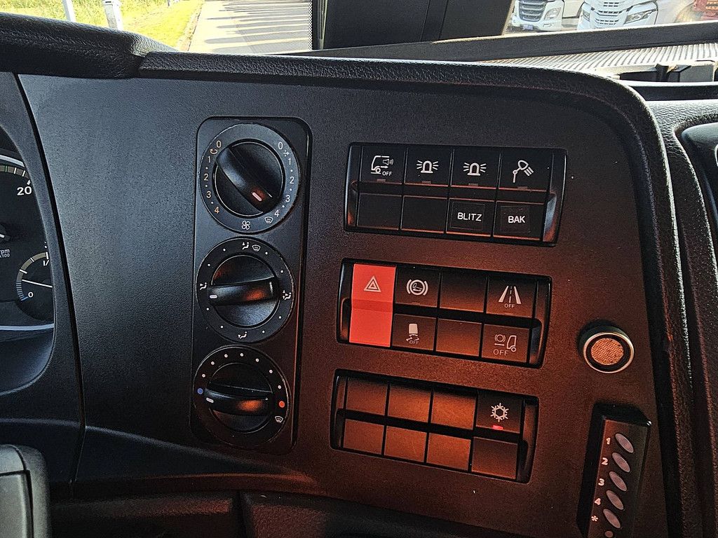 MERCEDES-BENZ ATEGO 1221 palfinger only127tkm