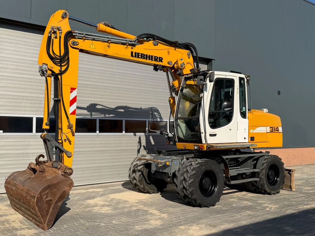 Liebherr A 316 Litronic