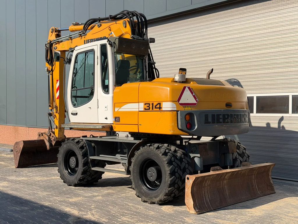 Liebherr A 316 Litronic