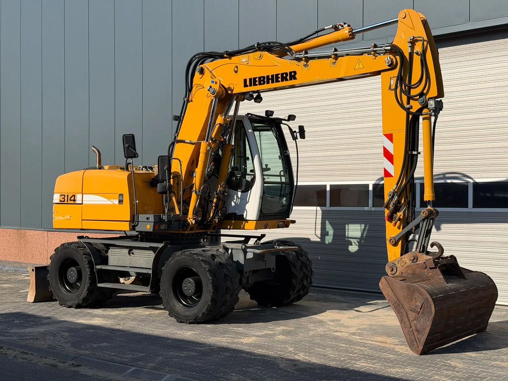 Liebherr A 316 Litronic