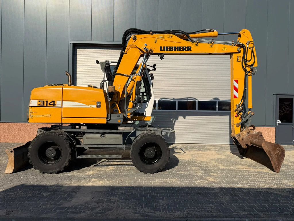 Liebherr A 316 Litronic