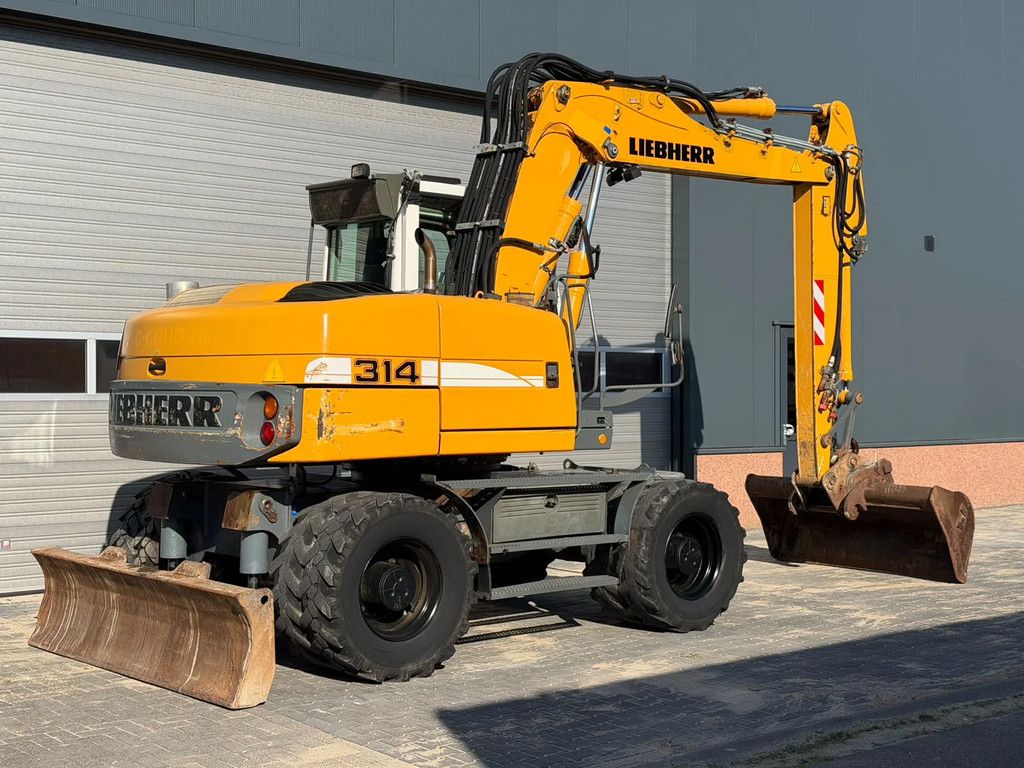 Liebherr A 316 Litronic