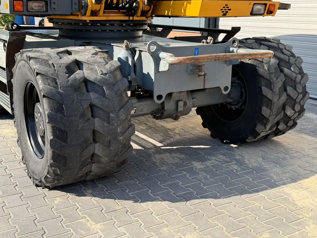 Liebherr A 316 Litronic