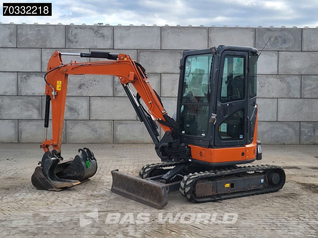 Hitachi ZX33 U-6 CLR A/C - 3 Buckets