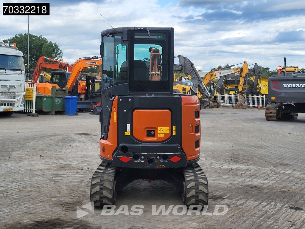 Hitachi ZX33 U-6 CLR A/C - 3 Buckets