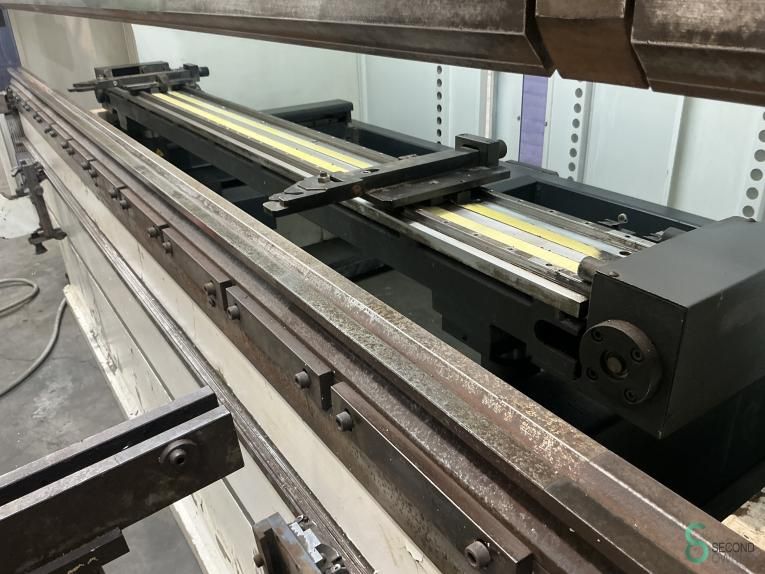 Press brakes Baykal APHS 31120 2018