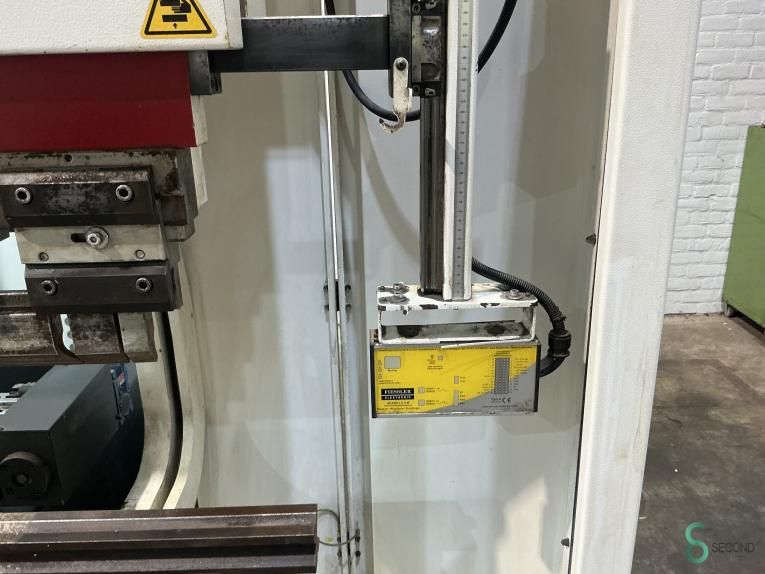 Press brakes Baykal APHS 31120 2018