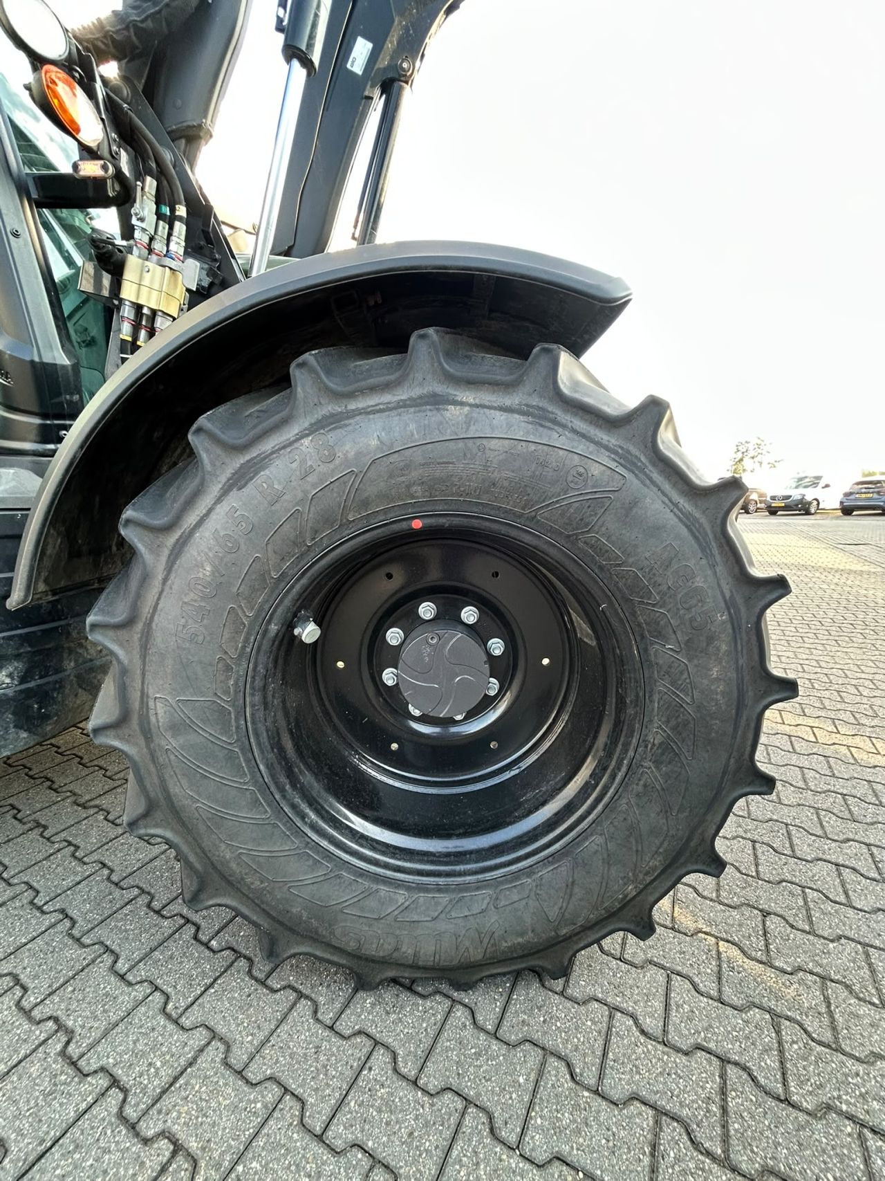 Valtra N155 Tractor met voorlader