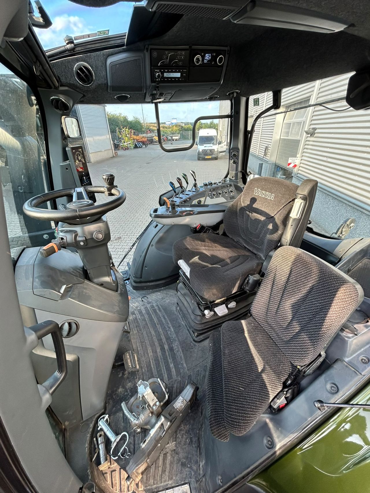 Valtra N155 Tractor met voorlader
