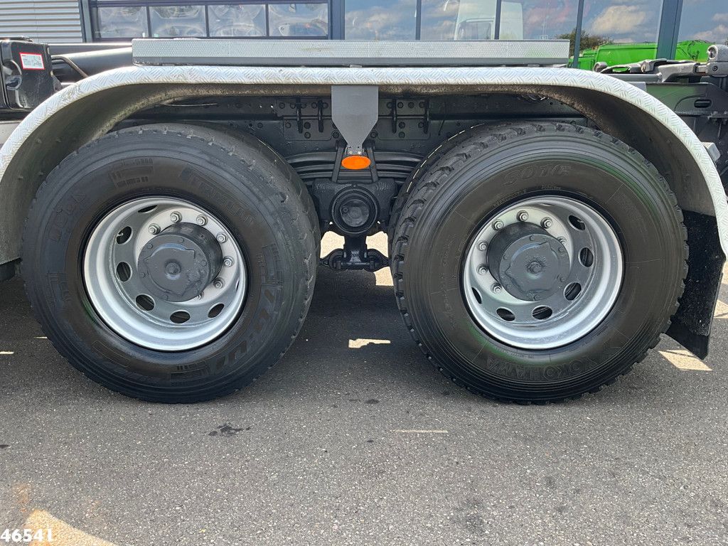 Iveco Trakker AD410T 6x4 Euro 6 Hiab 18 Tonmeter laadkraan