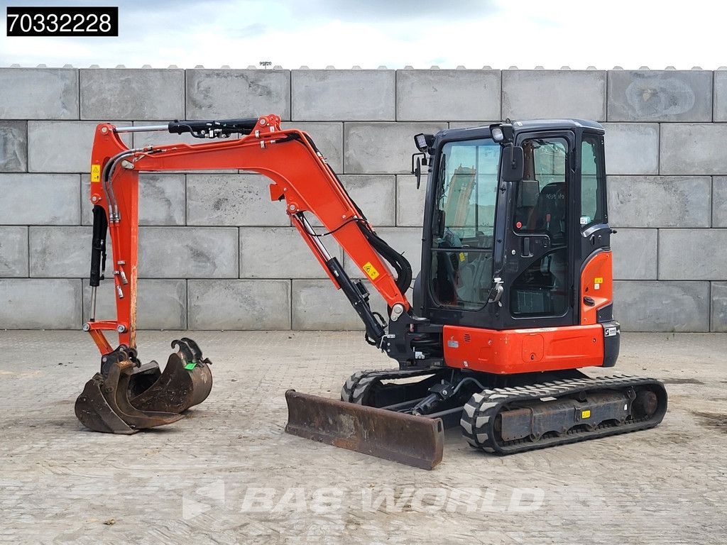 Kubota U36 -4 3 Buckets