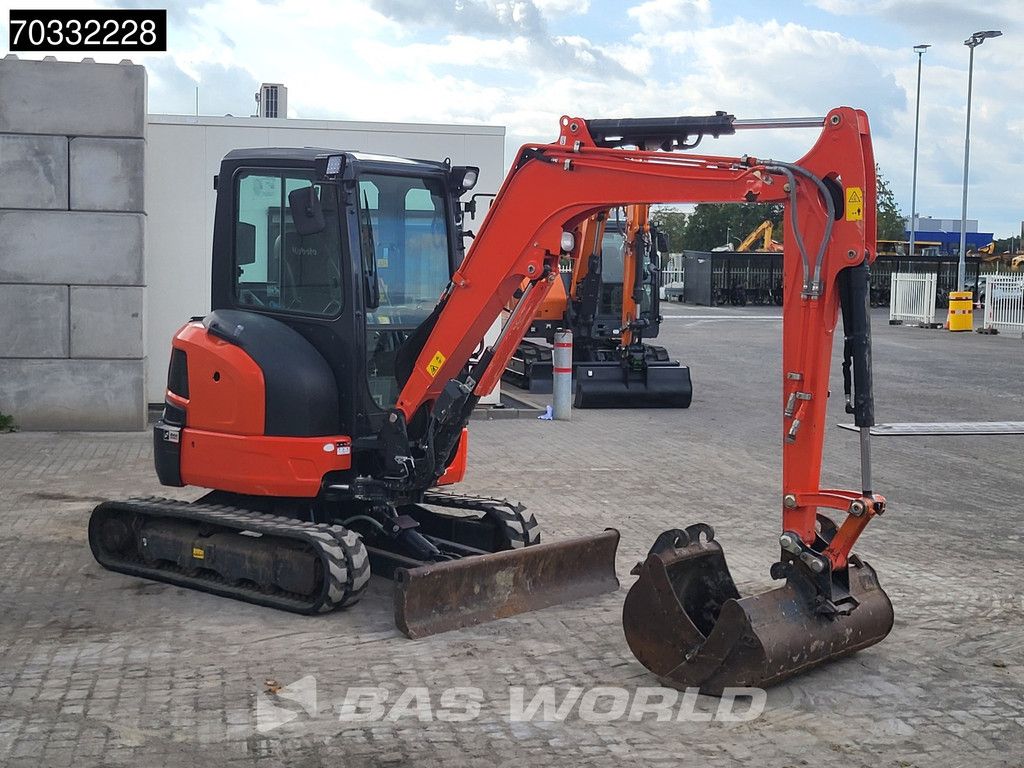 Kubota U36 -4 3 Buckets