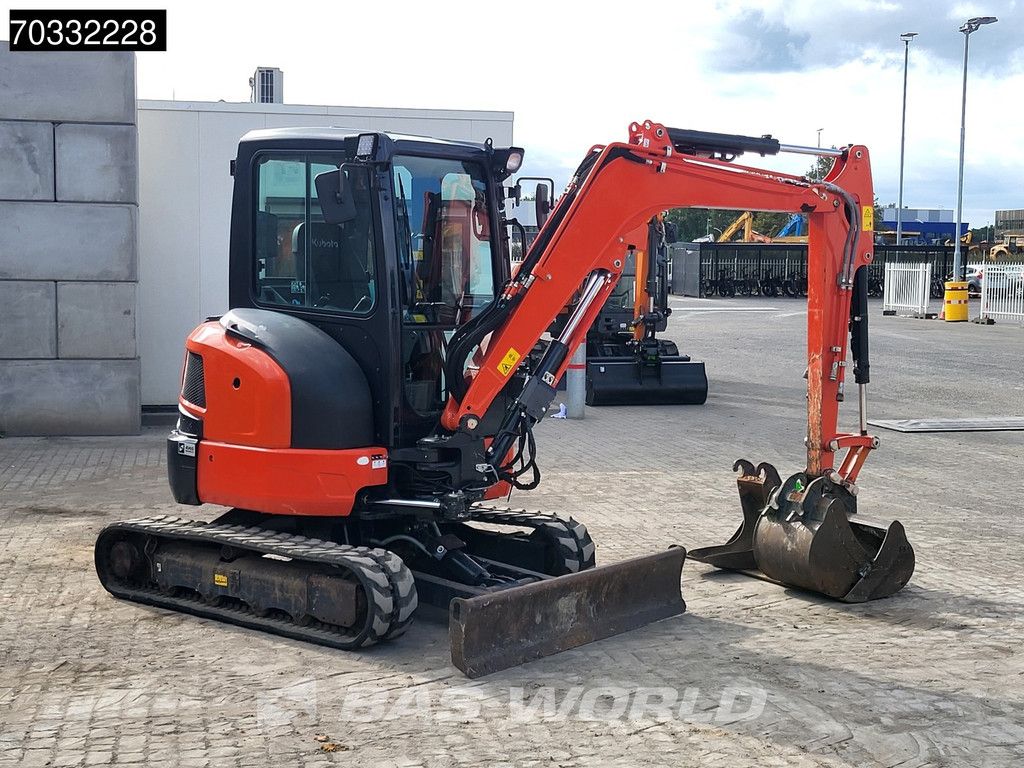 Kubota U36 -4 3 Buckets