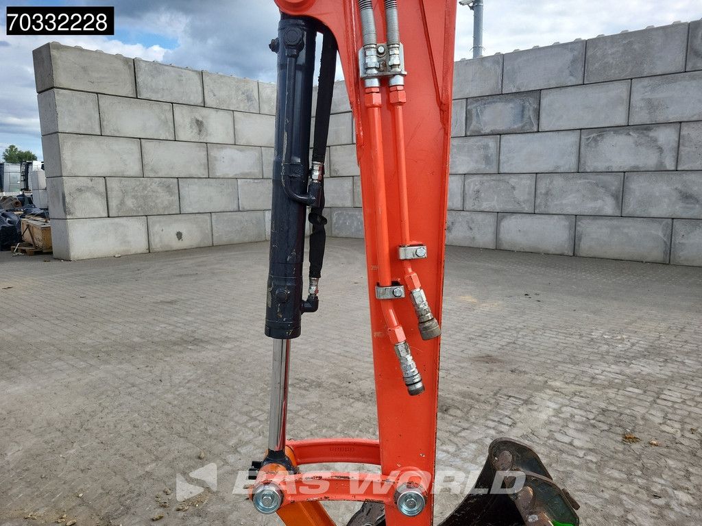 Kubota U36 -4 3 Buckets