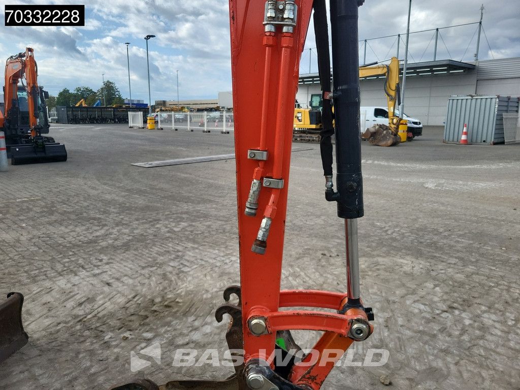 Kubota U36 -4 3 Buckets