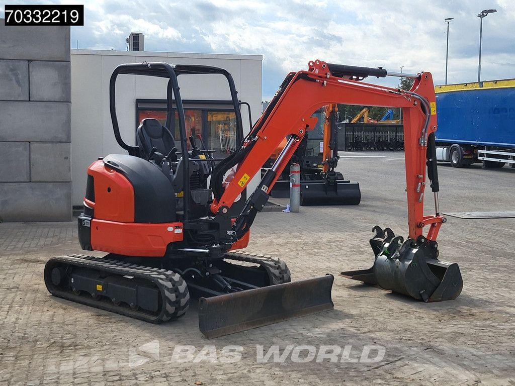 Kubota U36 -4 3 Buckets - Like New!
