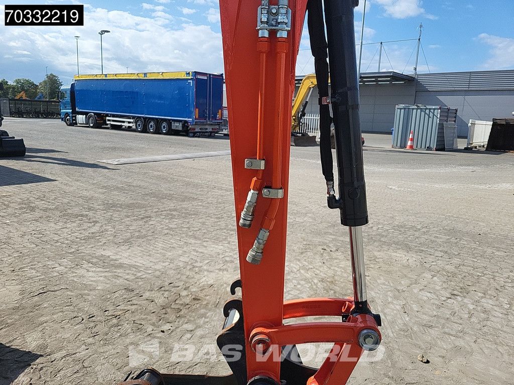 Kubota U36 -4 3 Buckets - Like New!