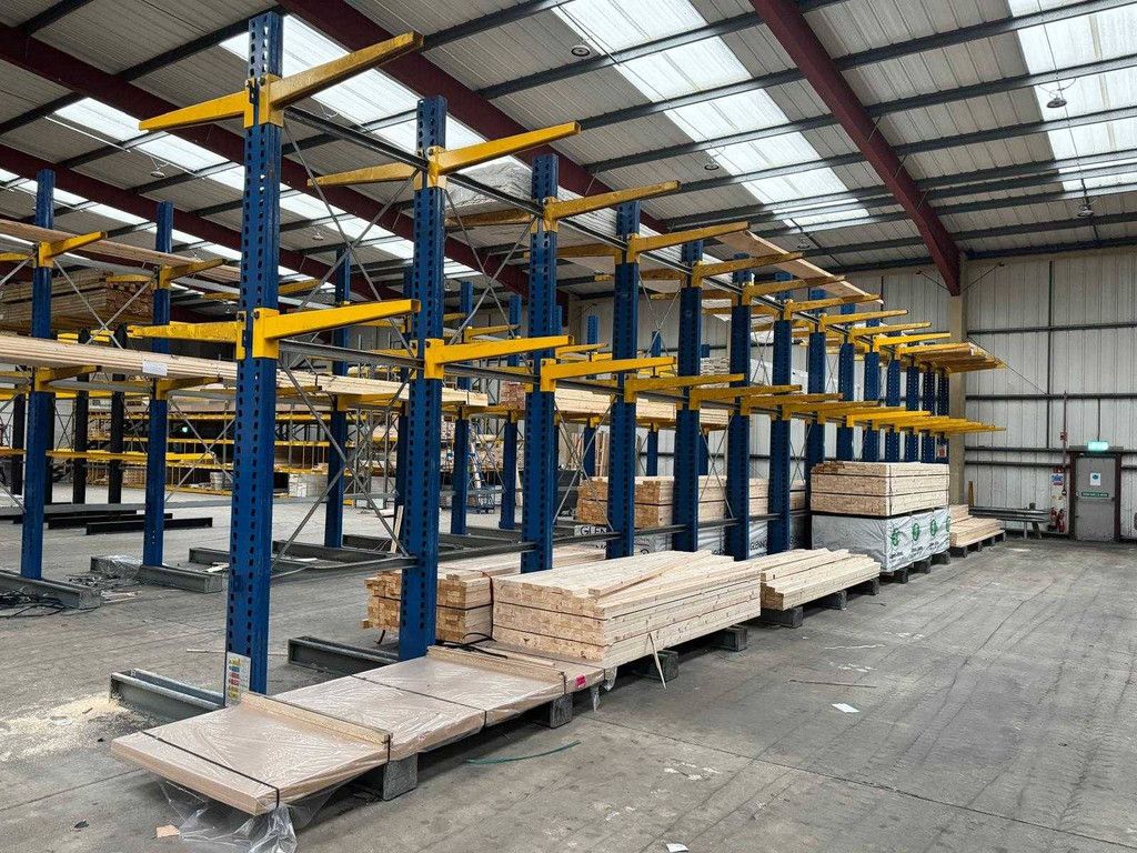Double-sided Cantilever Racking 38x164