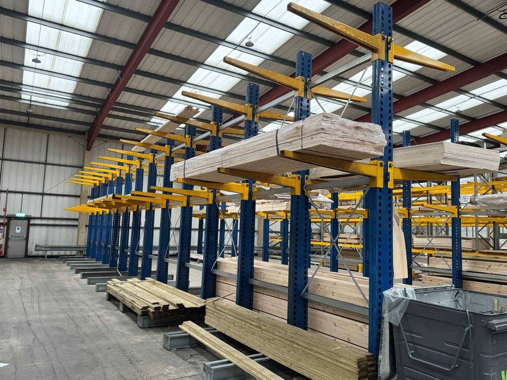Double-sided Cantilever Racking 38x164