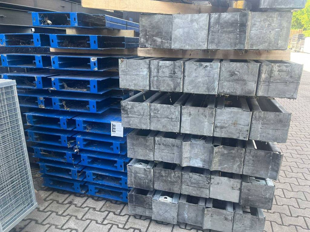 Double-sided Cantilever Racking 38x164