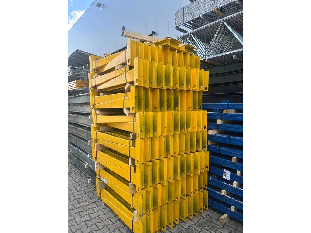 Double-sided Cantilever Racking 38x164
