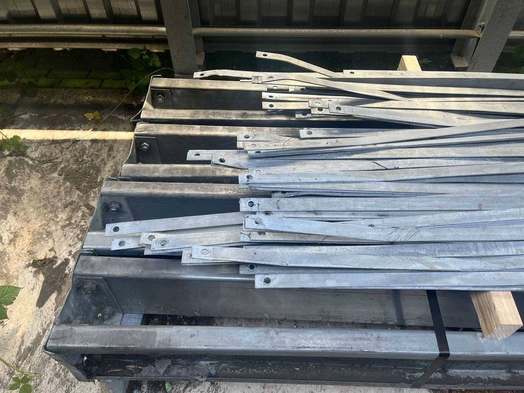 Double-sided Cantilever Racking 38x164