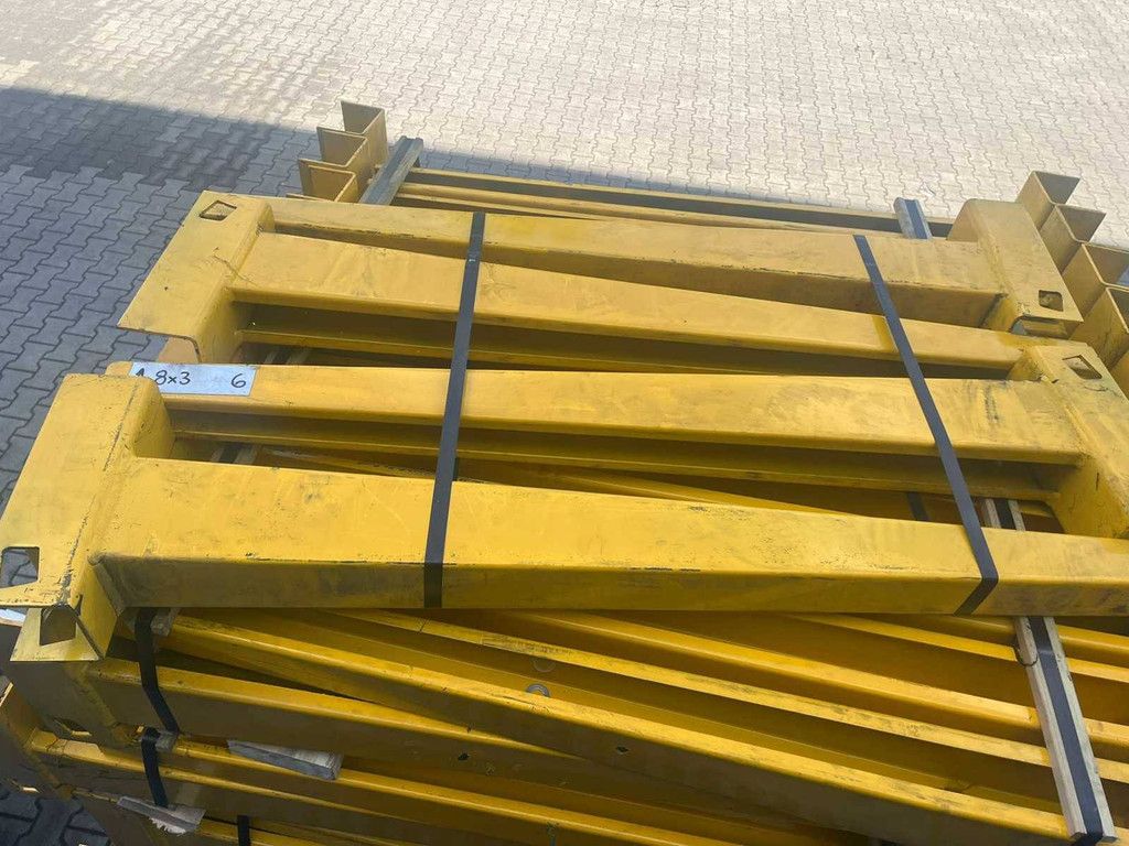 Double-sided Cantilever Racking 38x164